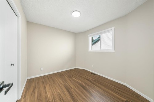 190 Coverdale Road Ne, Calgary, AB - Indoor Photo Showing Other Room