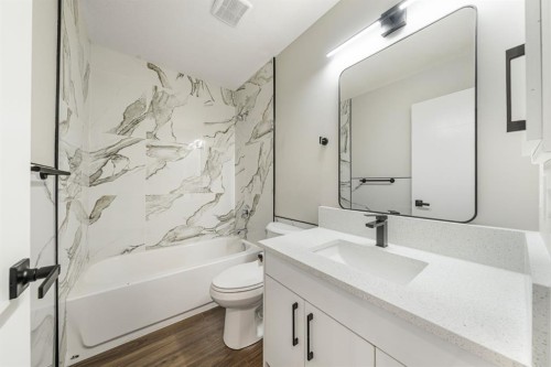 190 Coverdale Road Ne, Calgary, AB - Indoor Photo Showing Bathroom
