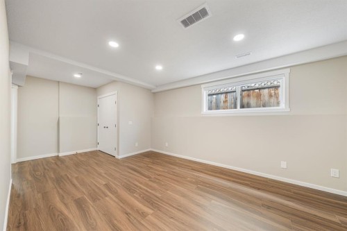 190 Coverdale Road Ne, Calgary, AB - Indoor Photo Showing Other Room