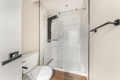 190 Coverdale Road Ne, Calgary, AB - Indoor Photo Showing Bathroom