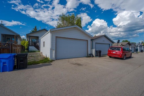 190 Coverdale Road Ne, Calgary, AB - Outdoor