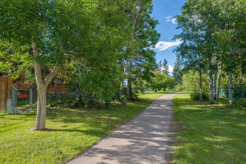190 Coverdale Road Ne, Calgary, AB - Outdoor