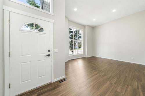 190 Coverdale Road Ne, Calgary, AB - Indoor Photo Showing Other Room