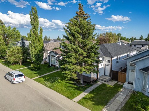 190 Coverdale Road Ne, Calgary, AB - Outdoor
