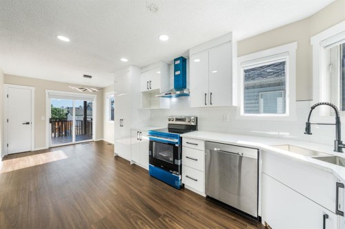 190 Coverdale Road Ne, Calgary, AB - Indoor Photo Showing Kitchen With Stainless Steel Kitchen With Upgraded Kitchen