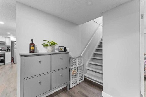 12 Cedargrove Road Sw, Calgary, AB - Indoor Photo Showing Other Room