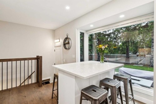 5327 17 Avenue Sw, Calgary, AB - Indoor Photo Showing Other Room