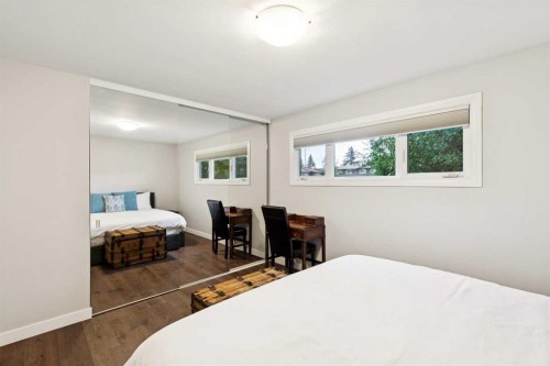 5327 17 Avenue Sw, Calgary, AB - Indoor Photo Showing Bedroom