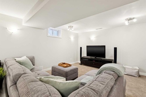 5327 17 Avenue Sw, Calgary, AB - Indoor