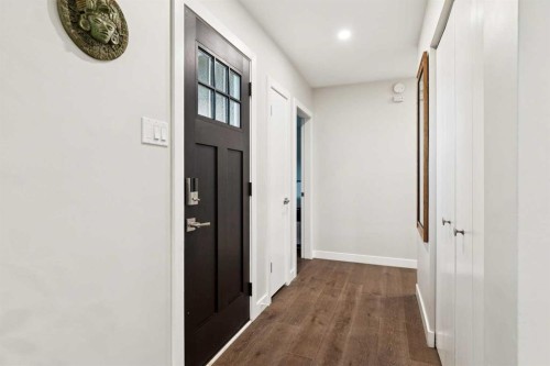 5327 17 Avenue Sw, Calgary, AB - Indoor Photo Showing Other Room