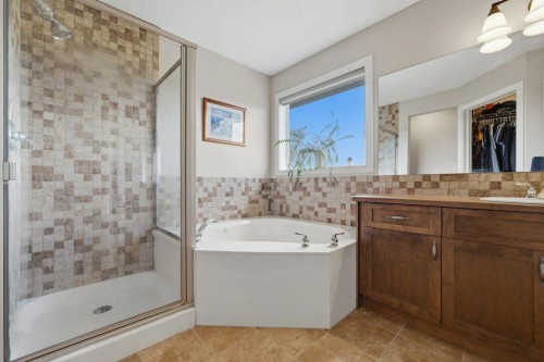 474 Tuscany Ravine Road Nw, Calgary, AB - Indoor Photo Showing Bathroom