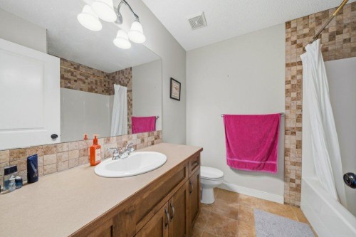 474 Tuscany Ravine Road Nw, Calgary, AB - Indoor Photo Showing Bathroom