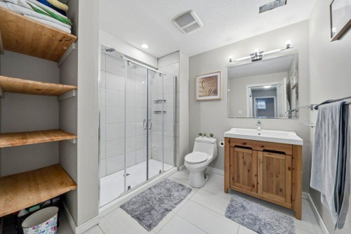 474 Tuscany Ravine Road Nw, Calgary, AB - Indoor Photo Showing Bathroom