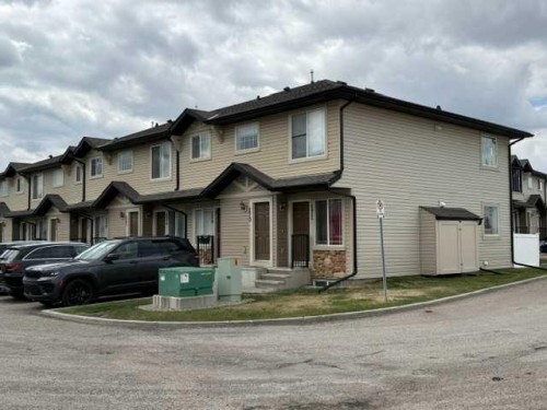 270 Saddlebrook Point Ne, Calgary, AB - Outdoor With Facade