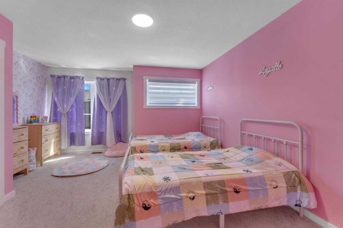 124-31 Red Embers Parade Ne, Calgary, AB - Indoor Photo Showing Bedroom