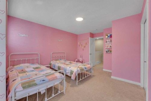 124-31 Red Embers Parade Ne, Calgary, AB - Indoor Photo Showing Bedroom