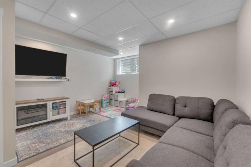 124-31 Red Embers Parade Ne, Calgary, AB - Indoor