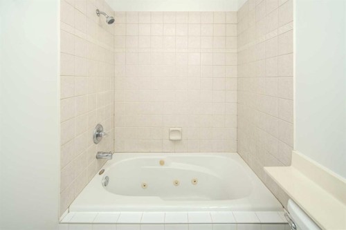 859 Harvest Hills Drive Ne, Calgary, AB - Indoor Photo Showing Bathroom