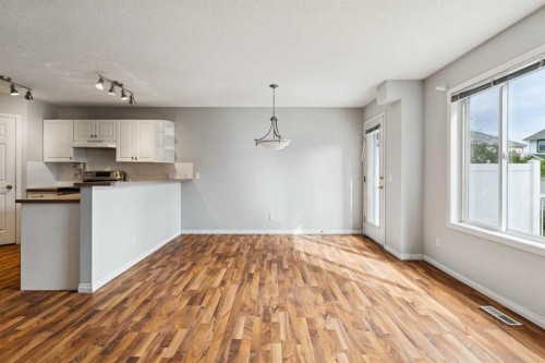33 Chaparral Ridge Terrace Se, Calgary, AB - Indoor Photo Showing Kitchen