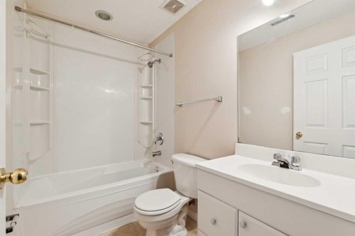 33 Chaparral Ridge Terrace Se, Calgary, AB - Indoor Photo Showing Bathroom