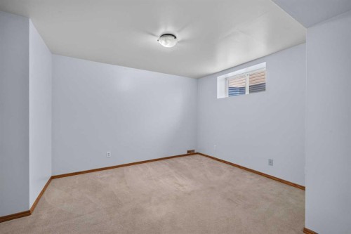 446 Harvest Hills Drive Ne, Calgary, AB - Indoor Photo Showing Other Room