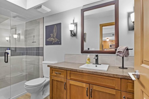 3106-250 2Nd Avenue, Dead Man'S Flats, AB - Indoor Photo Showing Bathroom