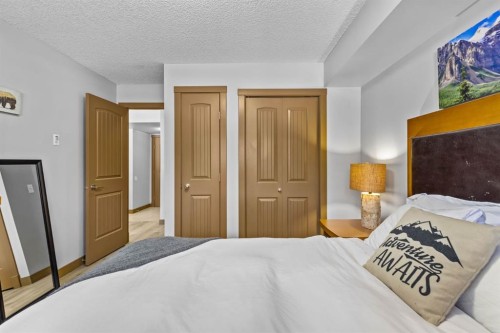 3106-250 2Nd Avenue, Dead Man'S Flats, AB - Indoor Photo Showing Bedroom
