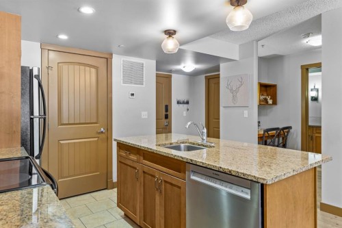 3106-250 2Nd Avenue, Dead Man'S Flats, AB - Indoor Photo Showing Kitchen