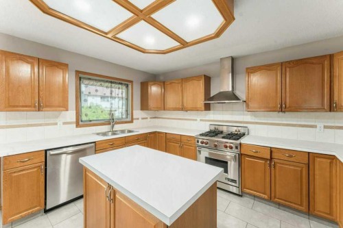 44 Hawkstone Drive Nw, Calgary, AB 