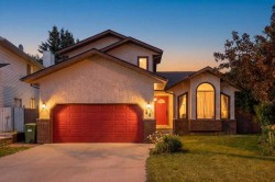 44 Hawkstone Drive NW Calgary, AB T3G 3E9