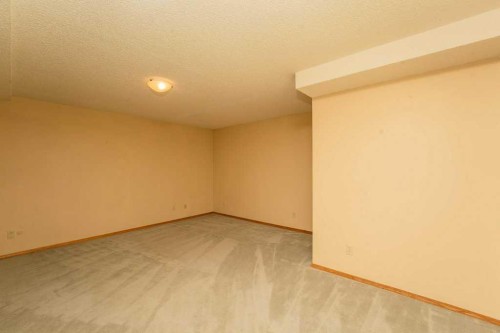 44 Hawkstone Drive Nw, Calgary, AB 