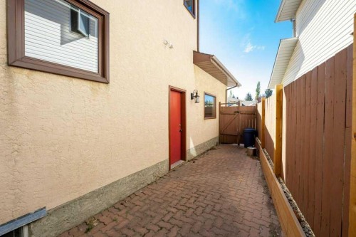 44 Hawkstone Drive Nw, Calgary, AB 