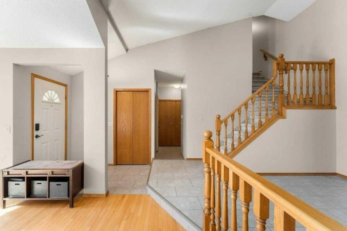 44 Hawkstone Drive Nw, Calgary, AB 