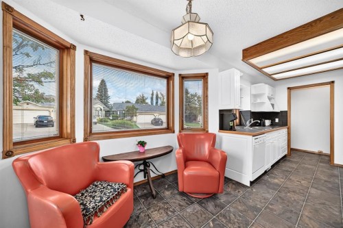 8 Sunlake Close Se, Calgary, AB - Indoor