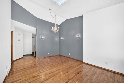 8 Sunlake Close Se, Calgary, AB - Indoor Photo Showing Other Room