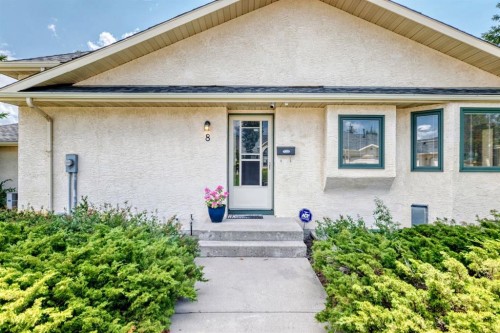 8 Sunlake Close Se, Calgary, AB - Outdoor
