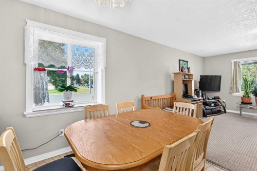 6024 Madigan Drive Ne, Calgary, AB - Indoor Photo Showing Dining Room