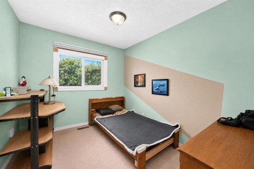 6024 Madigan Drive Ne, Calgary, AB - Indoor