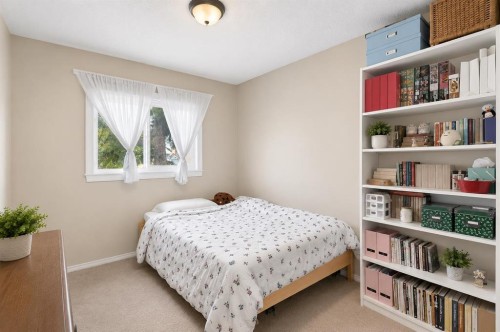 6024 Madigan Drive Ne, Calgary, AB - Indoor Photo Showing Bedroom