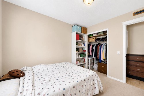 6024 Madigan Drive Ne, Calgary, AB - Indoor Photo Showing Bedroom