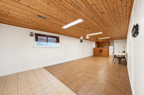 6024 Madigan Drive Ne, Calgary, AB - Indoor Photo Showing Other Room