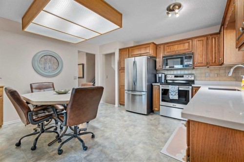 71 Templewood Road Ne, Calgary, AB - Indoor Photo Showing Kitchen