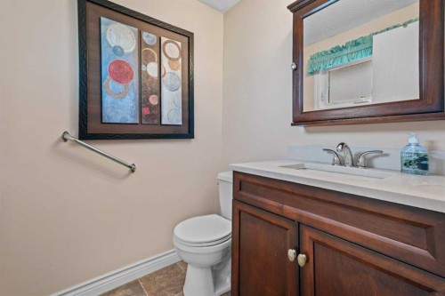 71 Templewood Road Ne, Calgary, AB - Indoor Photo Showing Bathroom