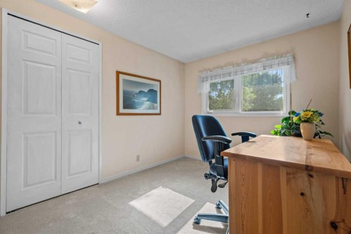 71 Templewood Road Ne, Calgary, AB - Indoor Photo Showing Office