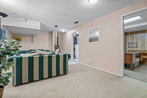 71 Templewood Road Ne, Calgary, AB - Indoor Photo Showing Other Room