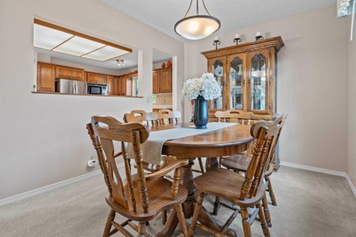71 Templewood Road Ne, Calgary, AB - Indoor Photo Showing Dining Room