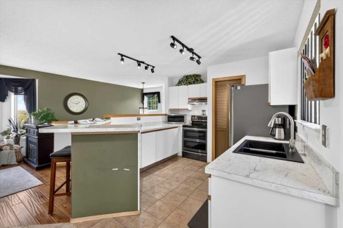 74 San Diego Manor Ne, Calgary, AB 
