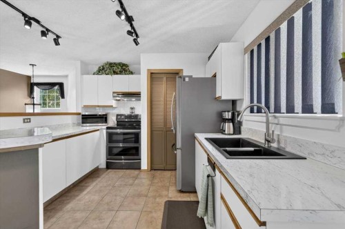 74 San Diego Manor Ne, Calgary, AB 