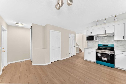 94 Arbour Wood Mews Nw, Calgary, AB - Indoor Photo Showing Kitchen