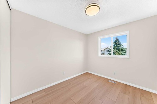 94 Arbour Wood Mews Nw, Calgary, AB - Indoor Photo Showing Other Room